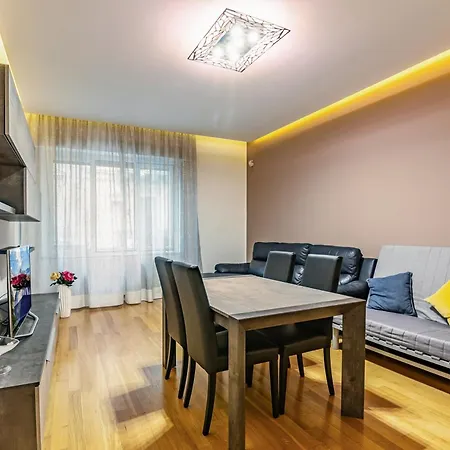 Apartmán Central And Modern X6 *