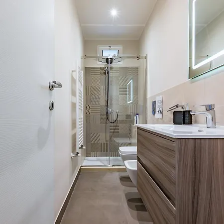 Central And Modern X6 Palermo